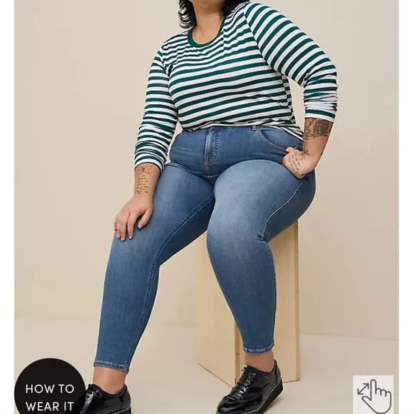 NWT Perfect Super Soft Crew Neck Long Sleeve Tee - Picture 4 of 4